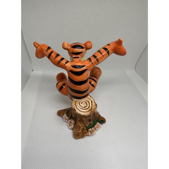 DISNEY  Winnie The Pooh TIgger ON A TREE STUMP  , 4” Tall With Piglet - Picture 4 of 7